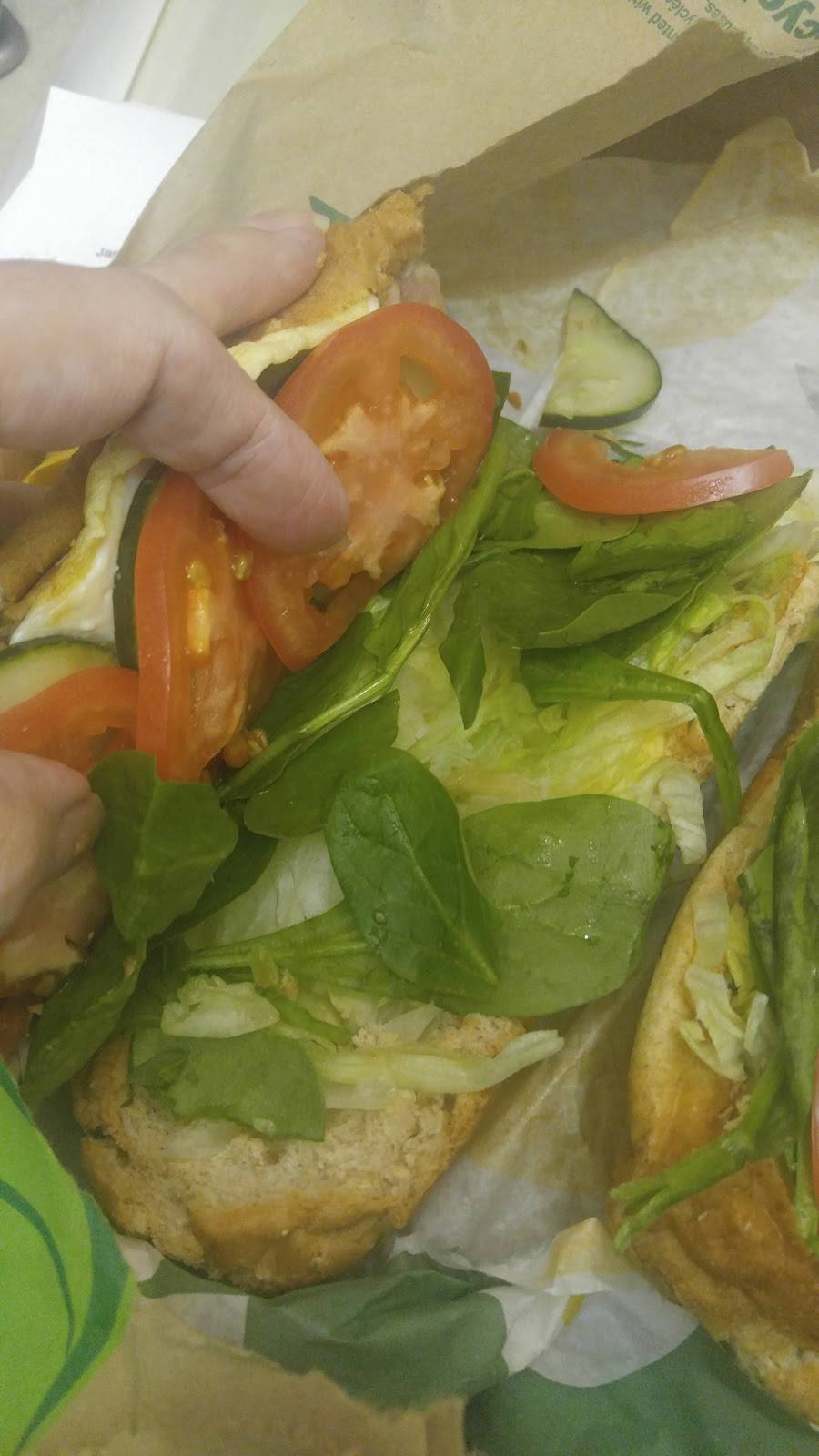 Subway | restaurant | 30820 Hoover Rd, Warren, MI 48093, USA | 5865737829 OR +1 586-573-7829