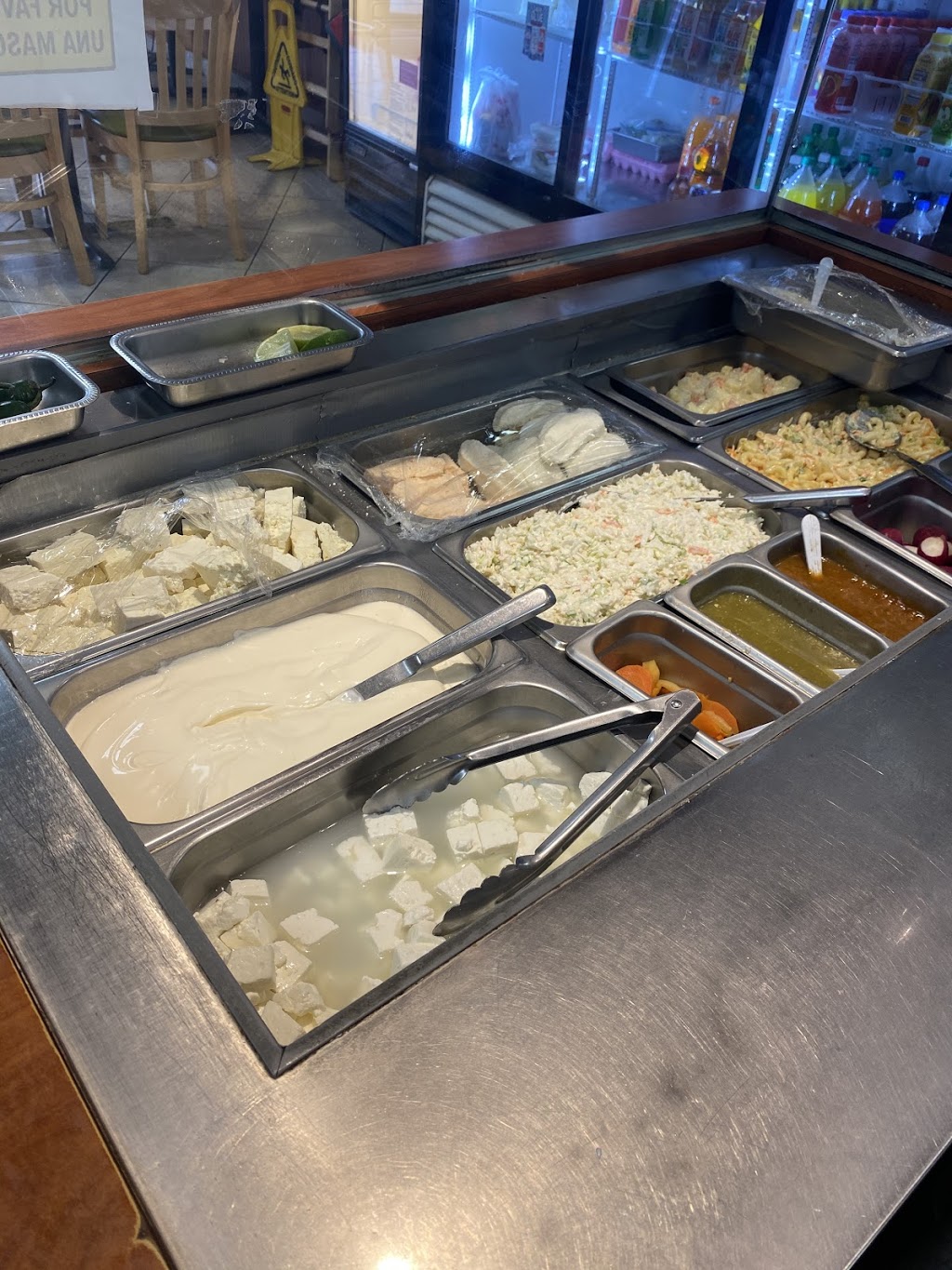 Deli & Restaurante La Bendición | restaurant | 321 Nassau Rd, Roosevelt, NY 11575, USA | 5166081777 OR +1 516-608-1777