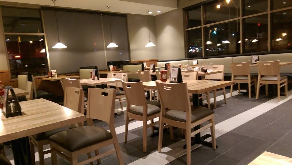 Swiss Chalet | restaurant | 853 Milner Ave, Scarborough, ON M1B 5N6, Canada | 4162832460 OR +1 416-283-2460