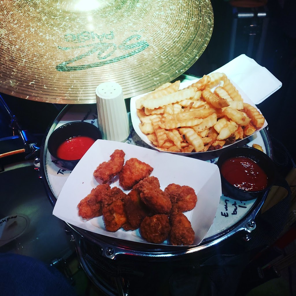 Dew Drop Inn | restaurant | 8956 Harrison Pike, Cleves, OH 45002, USA | 5133531854 OR +1 513-353-1854