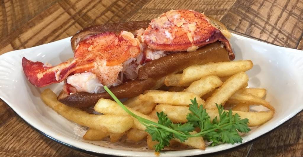 Lobster & Pho | restaurant | 6901 Rockside Rd, Independence, OH 44131, USA | 2165250028 OR +1 216-525-0028