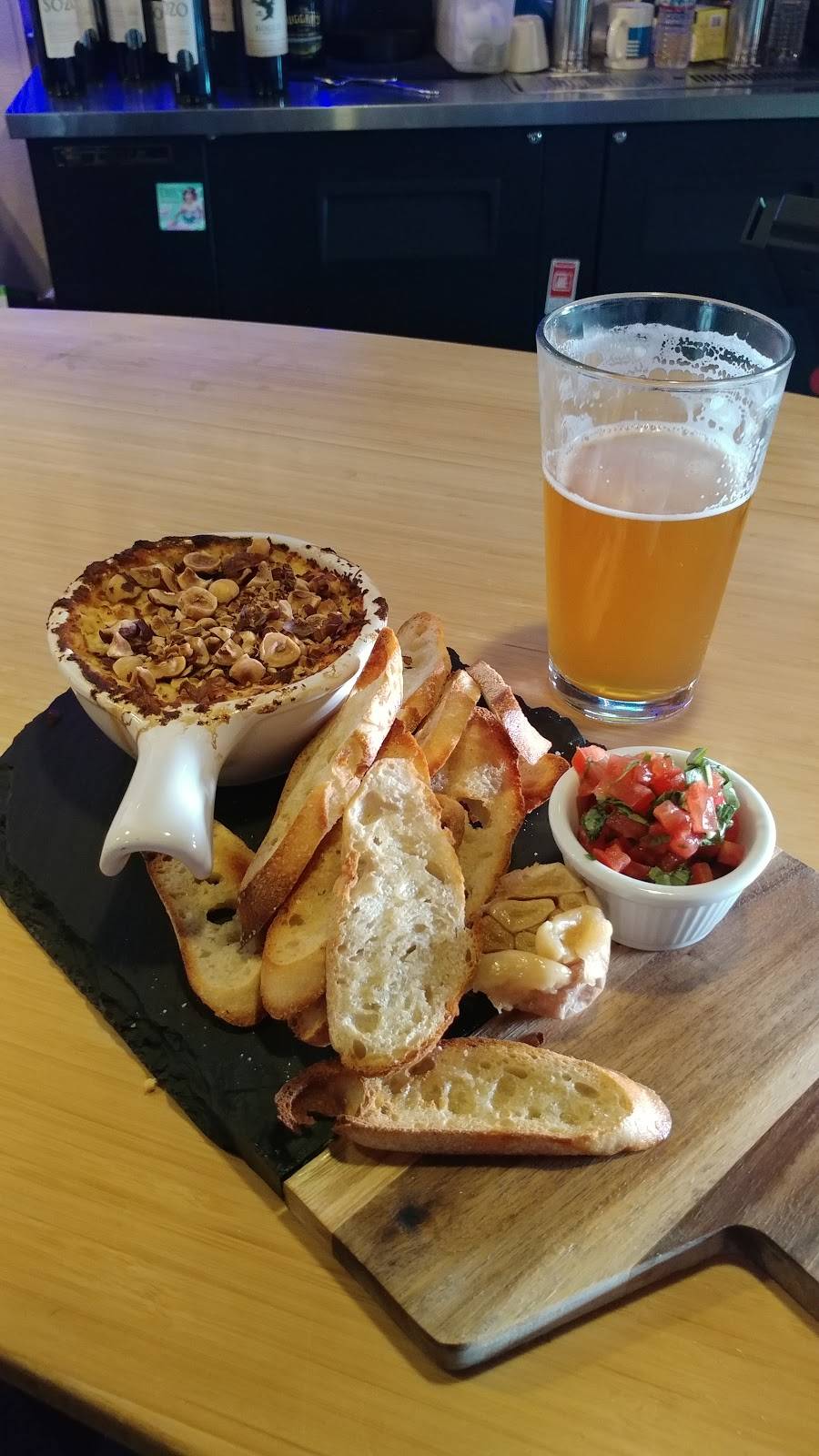 Easy Monkey Taphouse | restaurant | 17537 15th Ave NE B, Shoreline, WA 98155, USA | 2064201326 OR +1 206-420-1326