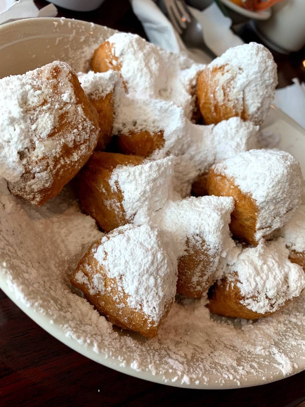 Shellys Cafe | restaurant | 14837 N Florida Ave, Tampa, FL 33613, USA | 8133736108 OR +1 813-373-6108