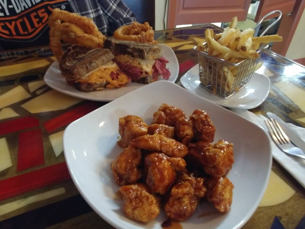 Luckey Junction | restaurant | 240 Main St, Luckey, OH 43443, USA | 4198014115 OR +1 419-801-4115