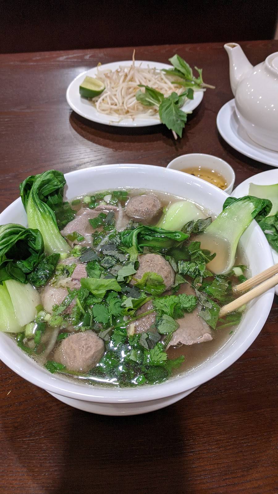 De Nhat lau va oc | restaurant | 2404 S Collins St, Arlington, TX 76014, USA | 6824333938 OR +1 682-433-3938