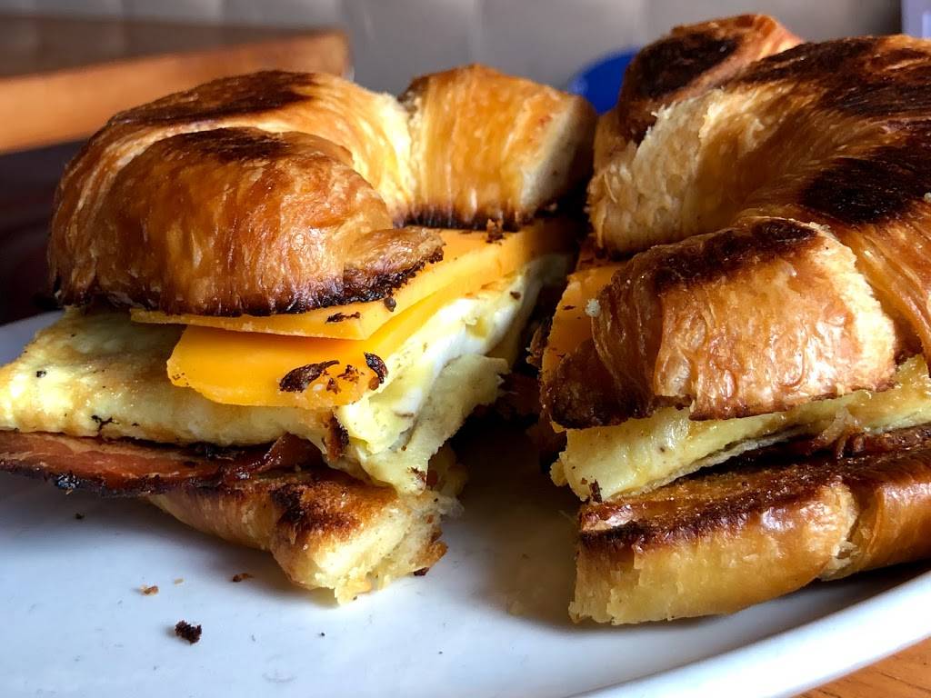 Joshs Deli | restaurant | 9517 Harding Ave, Surfside, FL 33154, USA | 3053978494 OR +1 305-397-8494