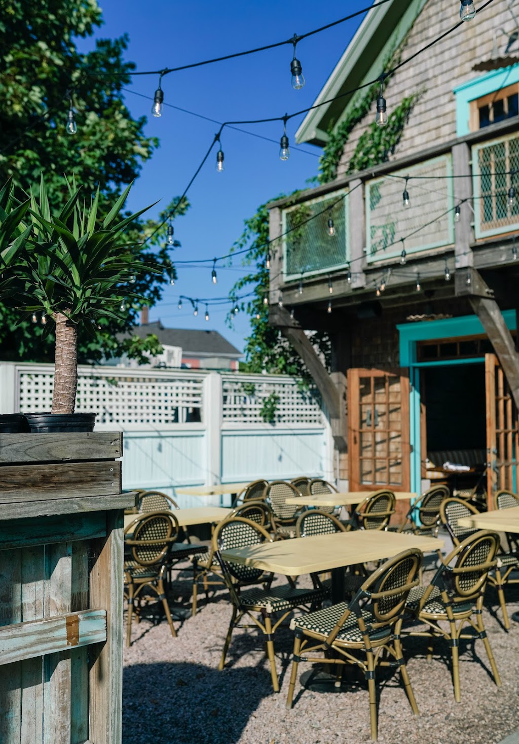 Cabana | restaurant | 140 Broadway, Newport, RI 02840, USA | 4013245167 OR +1 401-324-5167