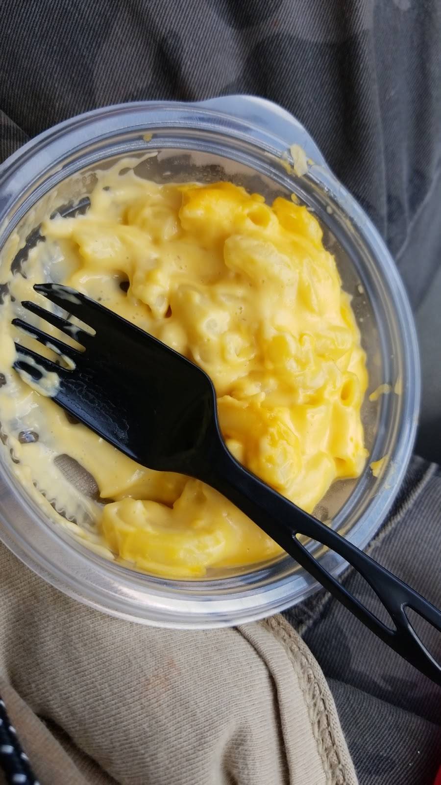 KFC | restaurant | 9690 S Dixie Hwy, Miami, FL 33156, USA | 3056705114 OR +1 305-670-5114