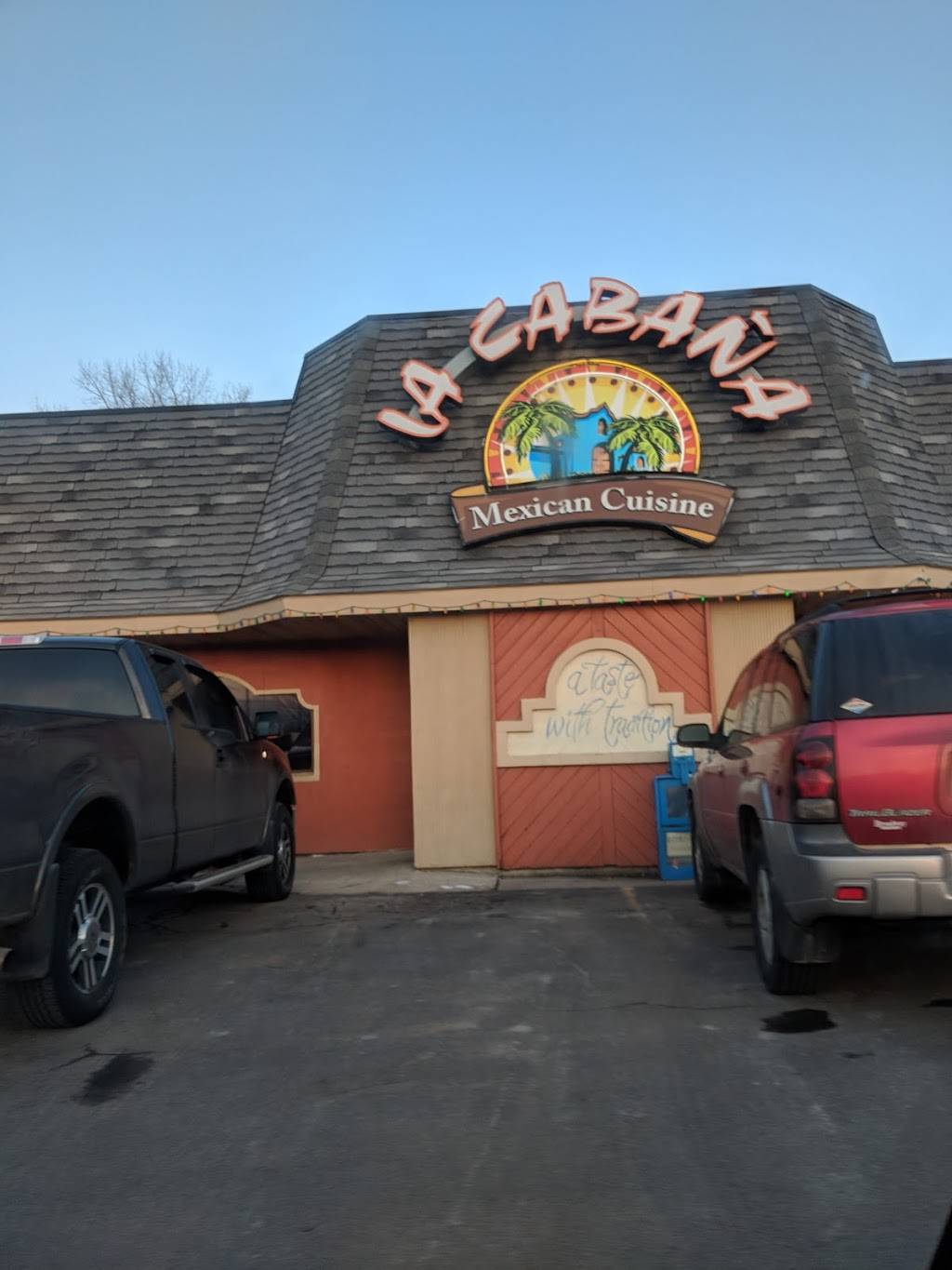 Hardees | restaurant | 2205 Hall Ave, Marinette, WI 54143, USA | 7157321113 OR +1 715-732-1113