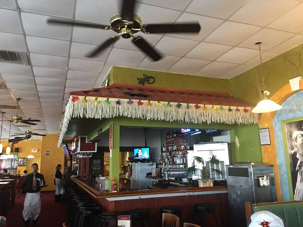 Barcenas Mexican Restaurant | restaurant | Almeda Genoa Rd, Houston, TX 77075, USA | 7139871900 OR +1 713-987-1900