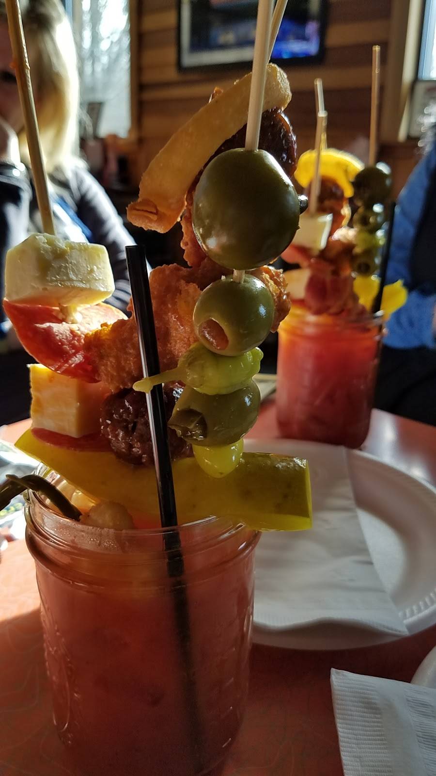 The Seven Deuce | restaurant | 104 S Main St, Tekonsha, MI 49092, USA | 5177674230 OR +1 517-767-4230