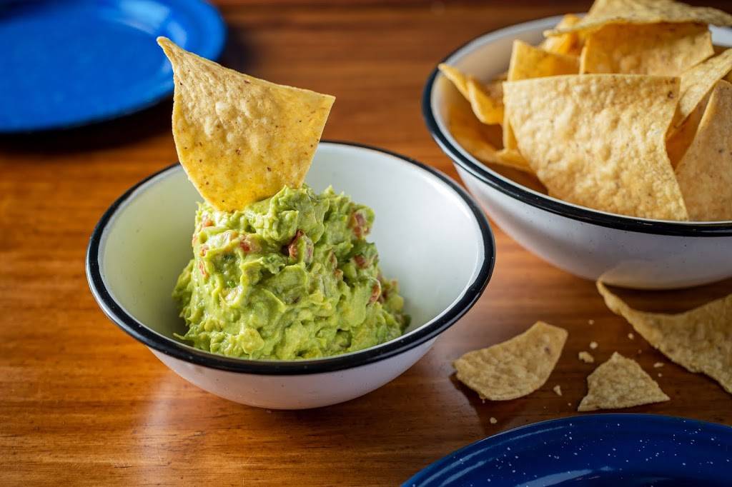 La Celia Latin Kitchen | restaurant | 2890 N Milwaukee Ave, Chicago, IL 60618, USA | 7733607536 OR +1 773-360-7536