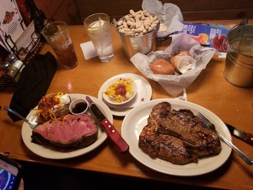 Texas Roadhouse | restaurant | 26409 Silver Maple Pkwy, Wesley Chapel, FL 33544, USA | 8139078188 OR +1 813-907-8188