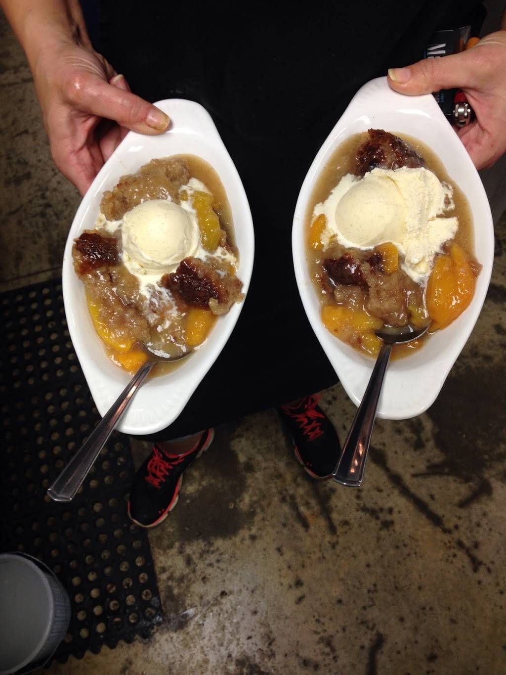 Meo Mios Sportsman Grill | restaurant | 4105, 14275 US-79, Buchanan, TN 38222, USA | 7319245060 OR +1 731-924-5060