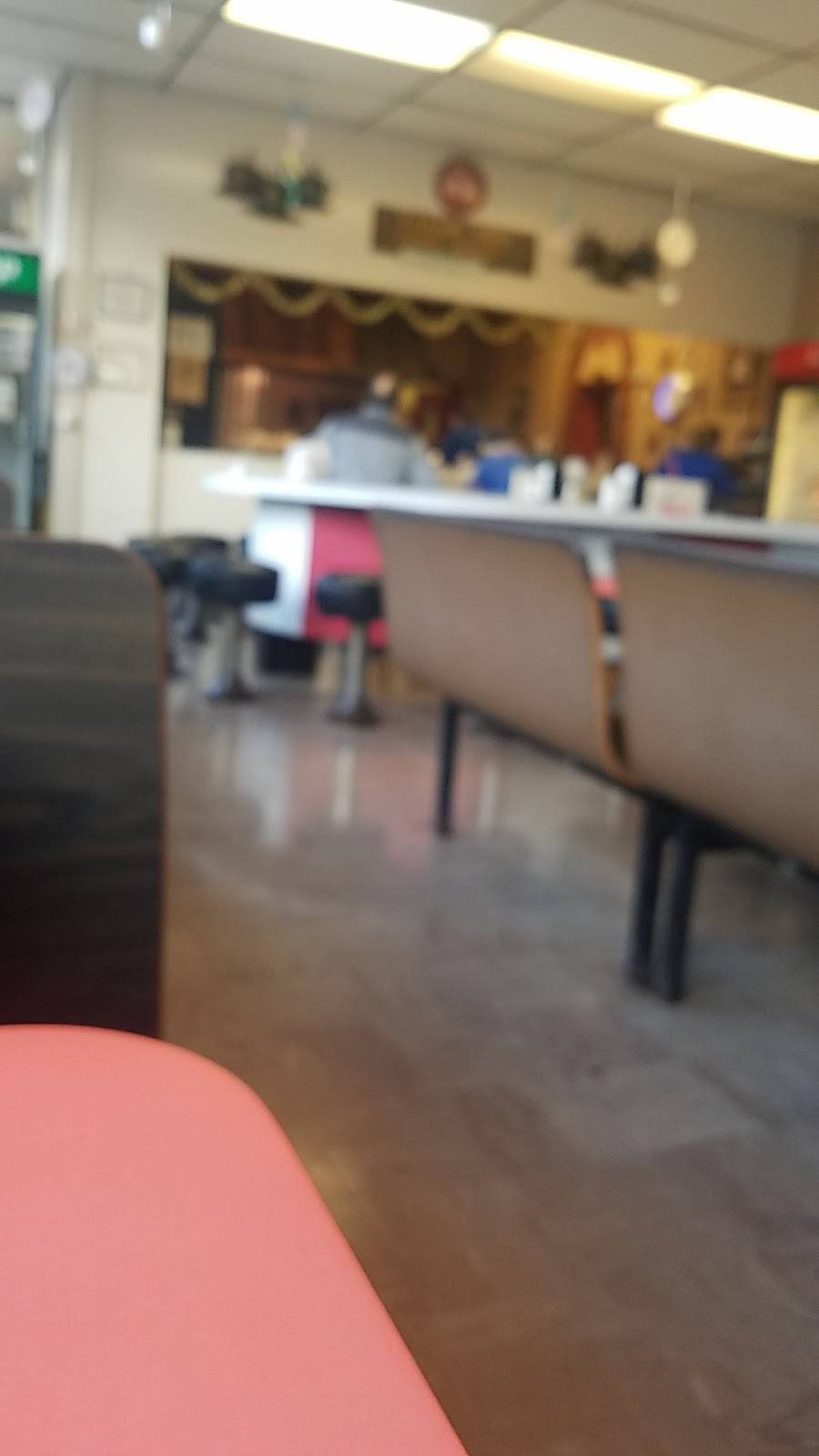 Tommys Italian Specialty Shop | restaurant | 41 N Railroad St, Tamaqua, PA 18252, USA | 5706681244 OR +1 570-668-1244