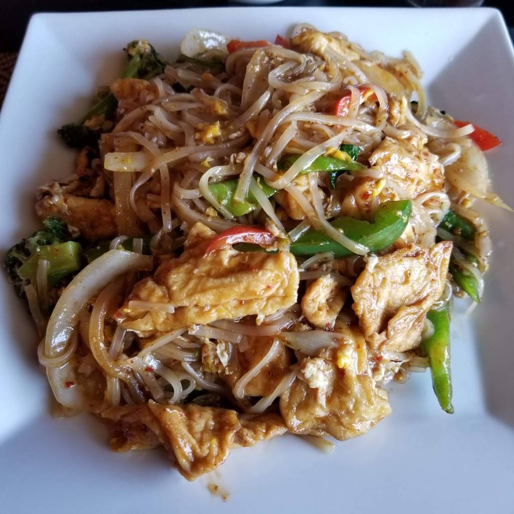 thai fusion cuisine | restaurant | 211 Central Park Ave, Pinehurst, NC 28374, USA | 9104208738 OR +1 910-420-8738