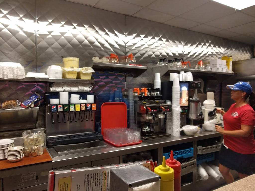 Marks Mid-Town Coney Island | restaurant | 3672 S State St, Ann Arbor, MI 48108, USA | 7347476707 OR +1 734-747-6707