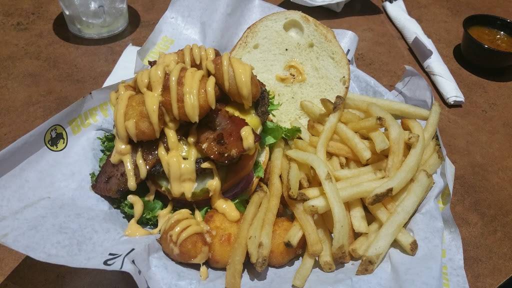 Buffalo Wild Wings | meal takeaway | 3480 South Airport Road West, Suite A, Traverse City, MI 49684, USA | 2314212417 OR +1 231-421-2417