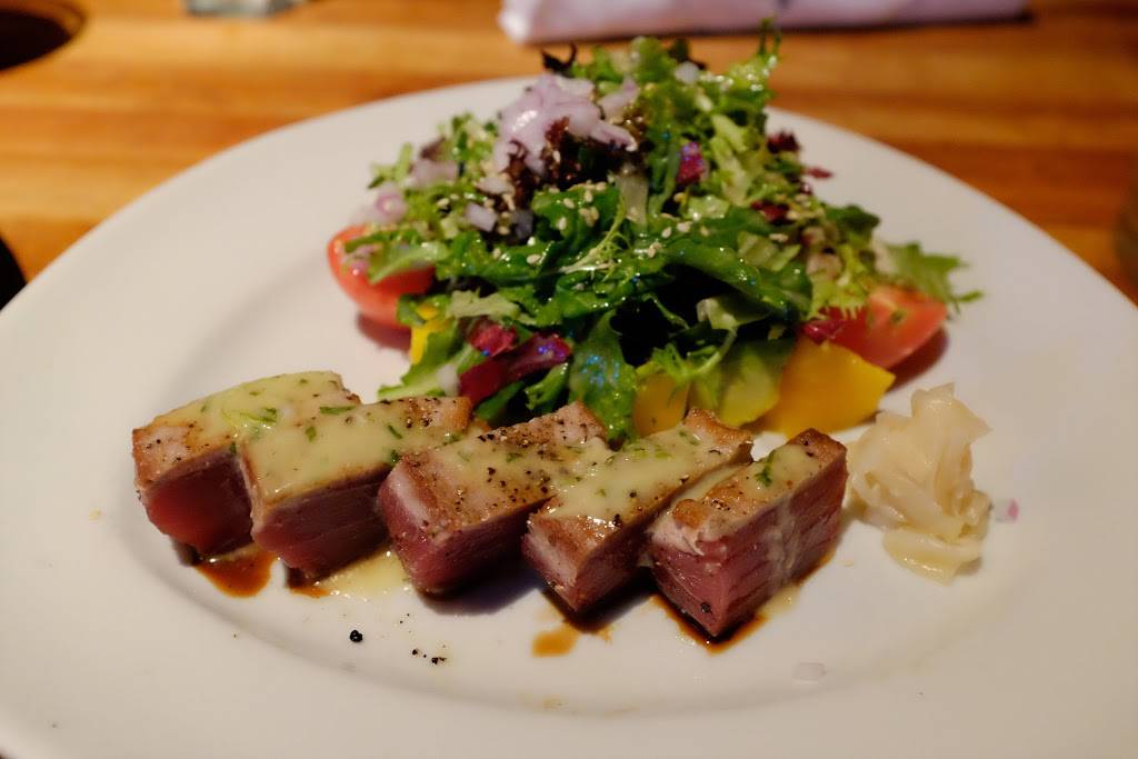 Houstons | restaurant | 2991 Michelson Dr, Irvine, CA 92612, USA | 9498330977 OR +1 949-833-0977