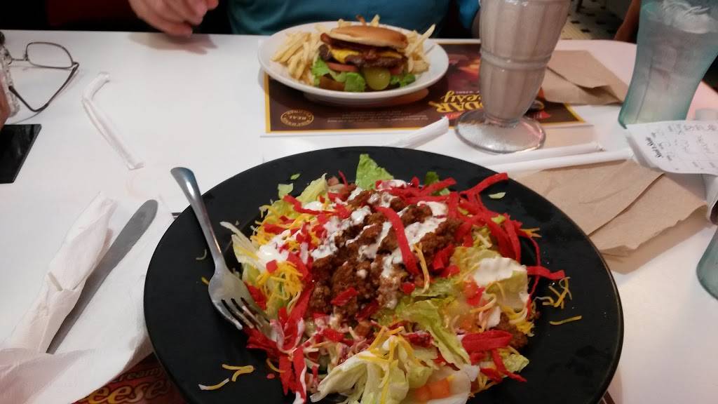 Steak n Shake | restaurant | 1000 W International Speedway Blvd, Daytona Beach, FL 32114, USA | 3862535283 OR +1 386-253-5283