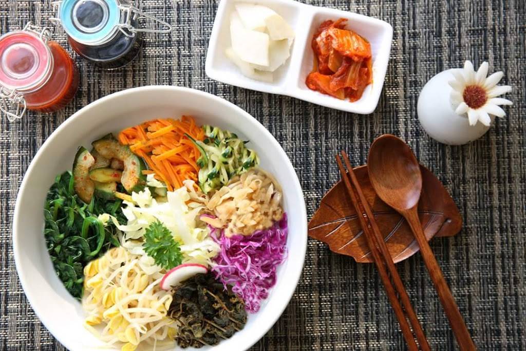 Bibim Town | restaurant | 5357 N Broadway, Chicago, IL 60640, USA | 7739617616 OR +1 773-961-7616