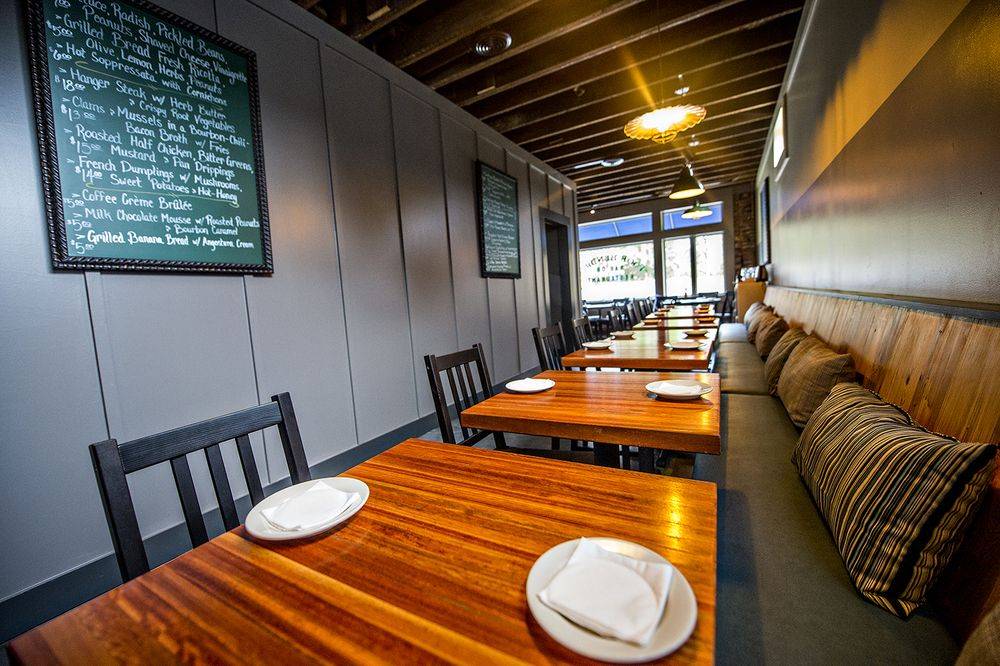 Poor Hendrix | restaurant | 2371 Hosea L Williams Dr SE Bldg. 2, Atlanta, GA 30317, USA | 4045498756 OR +1 404-549-8756