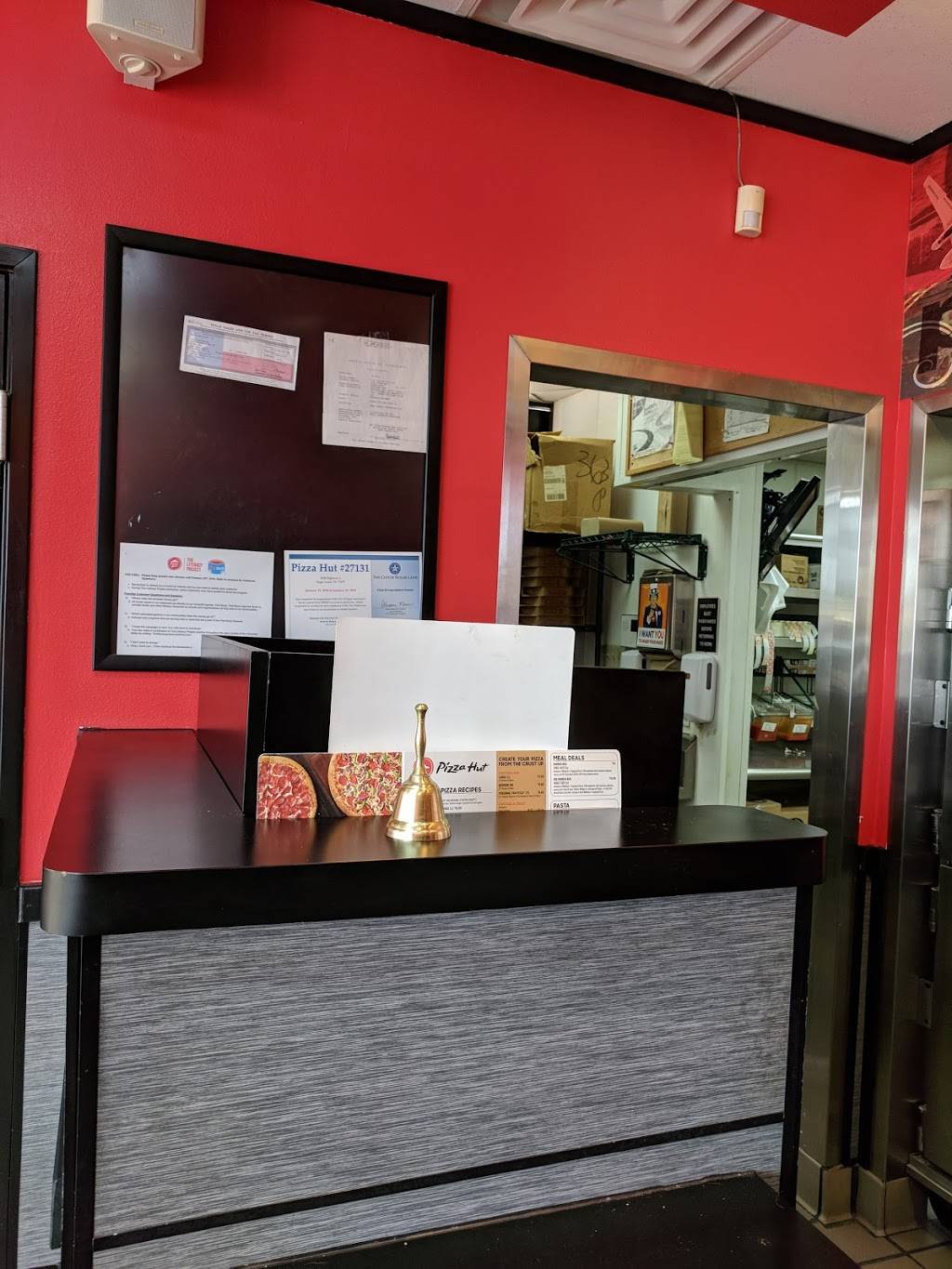 Pizza Hut | restaurant | 3638 Highway 6 Bay, P7, Sugar Land, TX 77478, USA | 2812651000 OR +1 281-265-1000