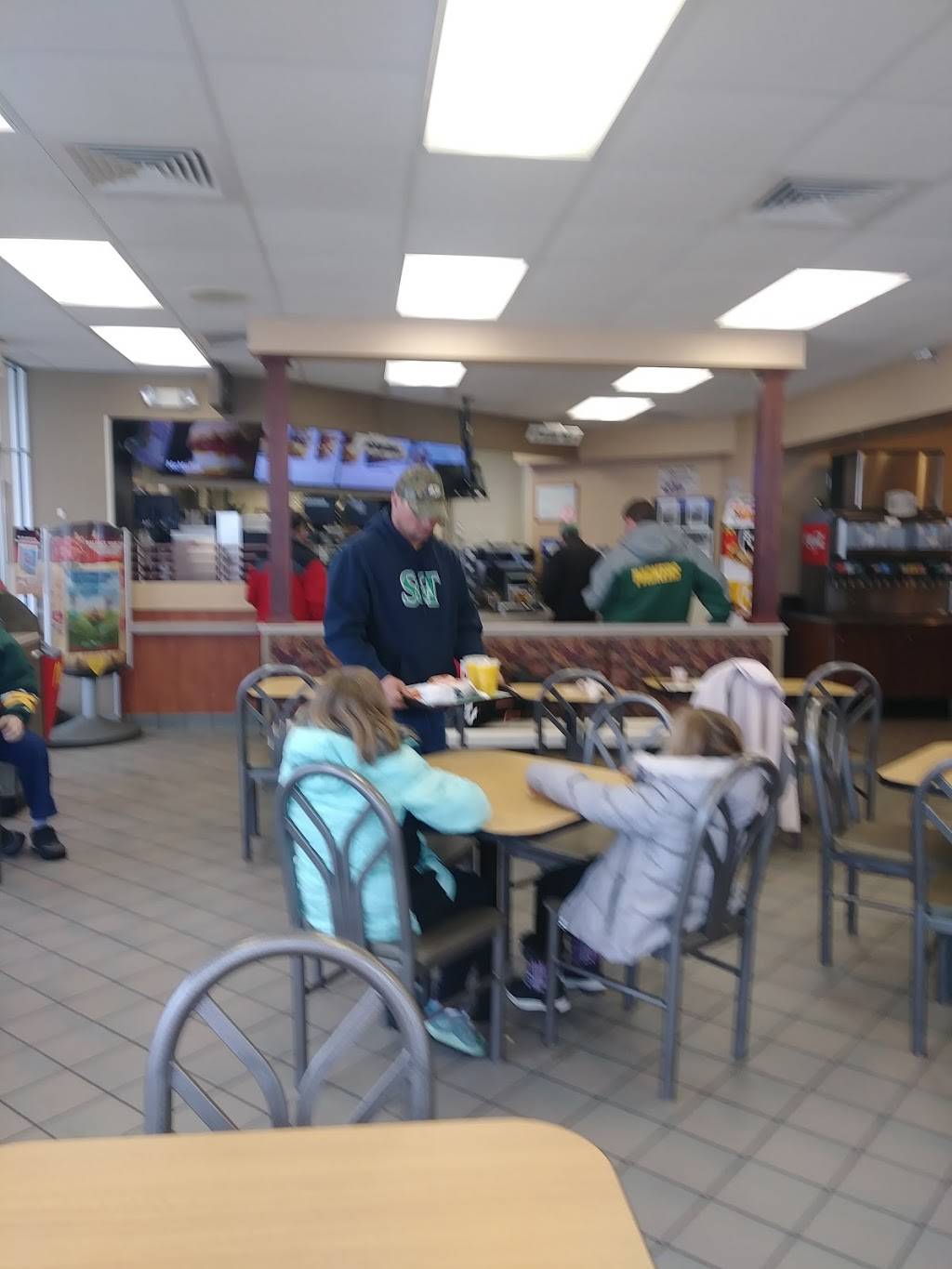 McDonalds | cafe | 287 S Main St, Clintonville, WI 54929, USA | 7158235540 OR +1 715-823-5540