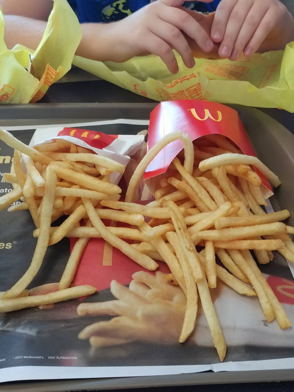 McDonalds | cafe | 24072 State Line Rd, Lawrenceburg, IN 47025, USA | 8126371079 OR +1 812-637-1079