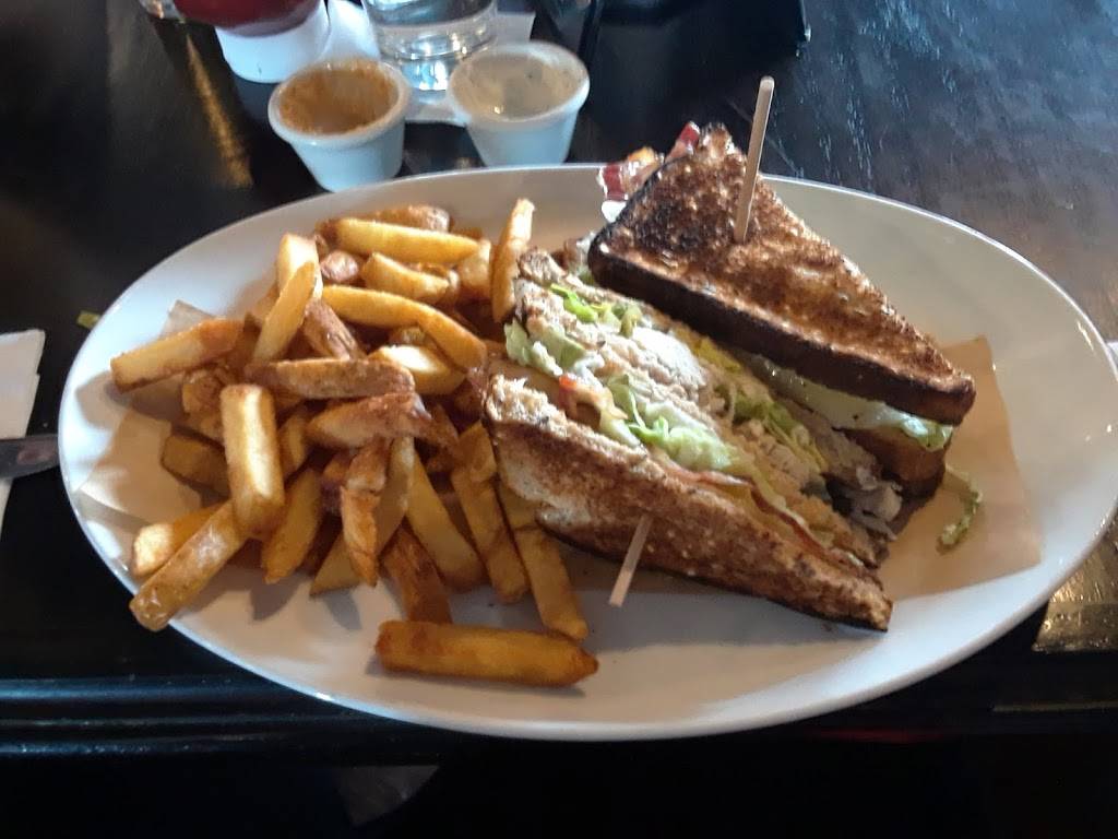 Fionn MacCools | restaurant | 75 4th Ave, Orangeville, ON L9W 1G7, Canada | 5199403083 OR +1 519-940-3083