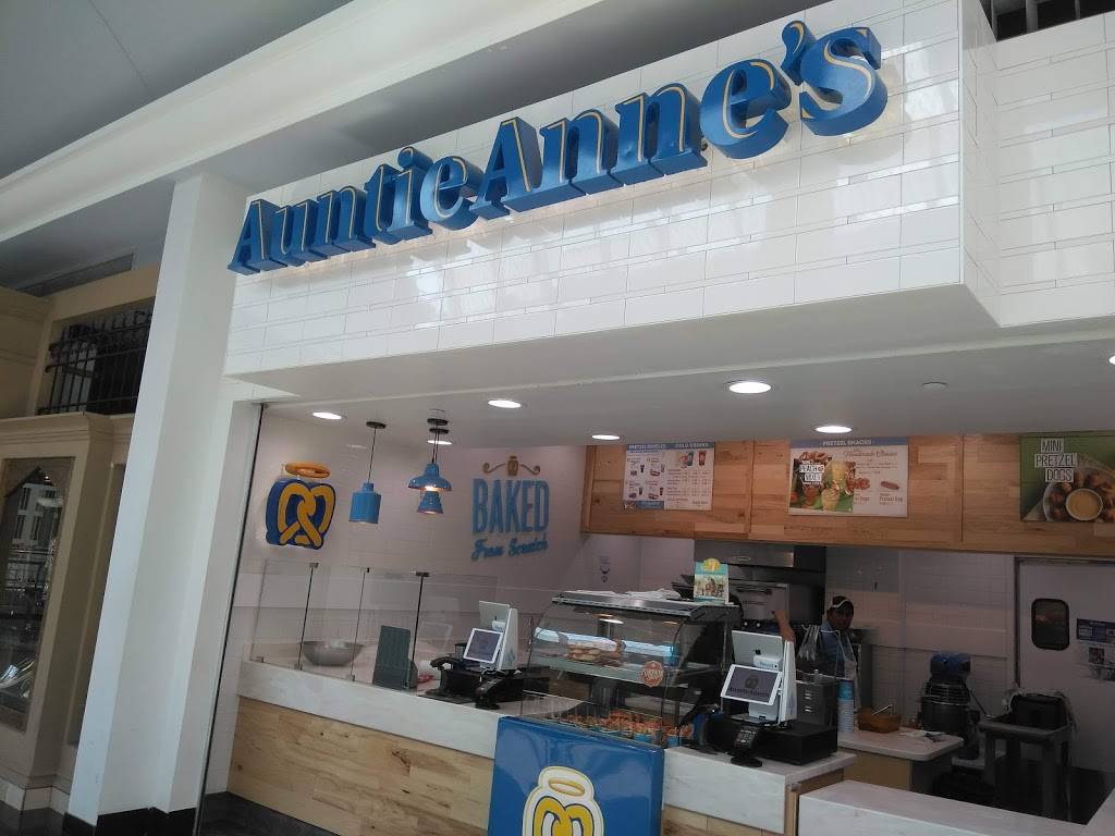 Auntie Annes | cafe | 825 Dulaney Valley Rd, Towson, MD 21204, USA | 4108217688 OR +1 410-821-7688