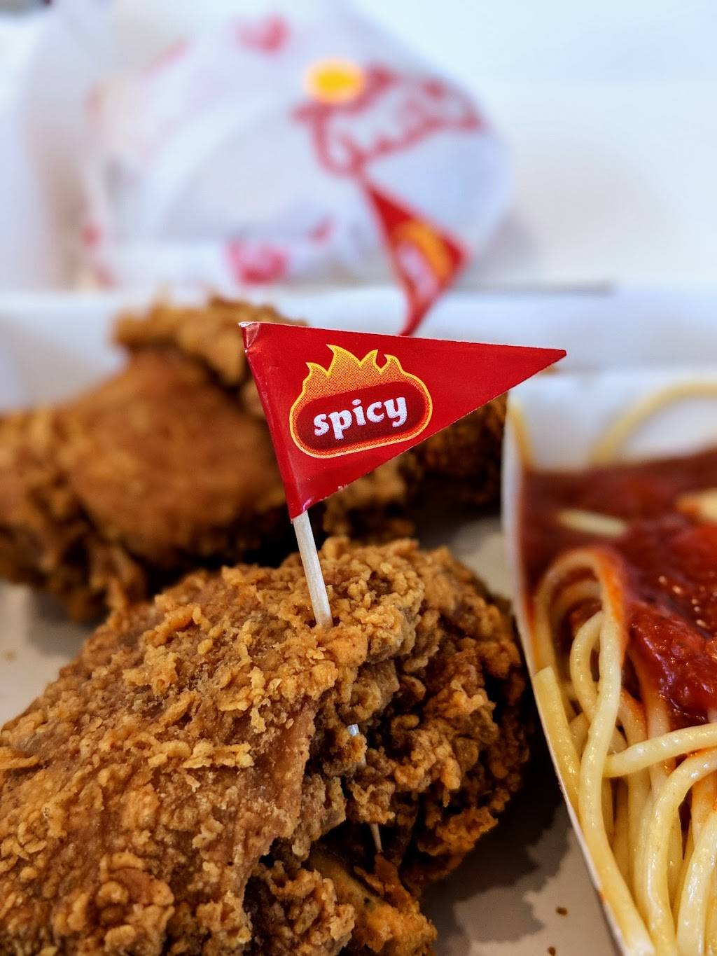 Jollibee | restaurant | 3534 W Touhy Ave, Skokie, IL 60076, USA | 8476743900 OR +1 847-674-3900