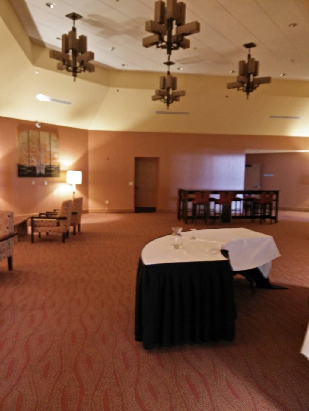 Clubhouse Grill | restaurant | 230 Main Lodge Rd, Davis, WV 26260, USA | 3048664121 OR +1 304-866-4121