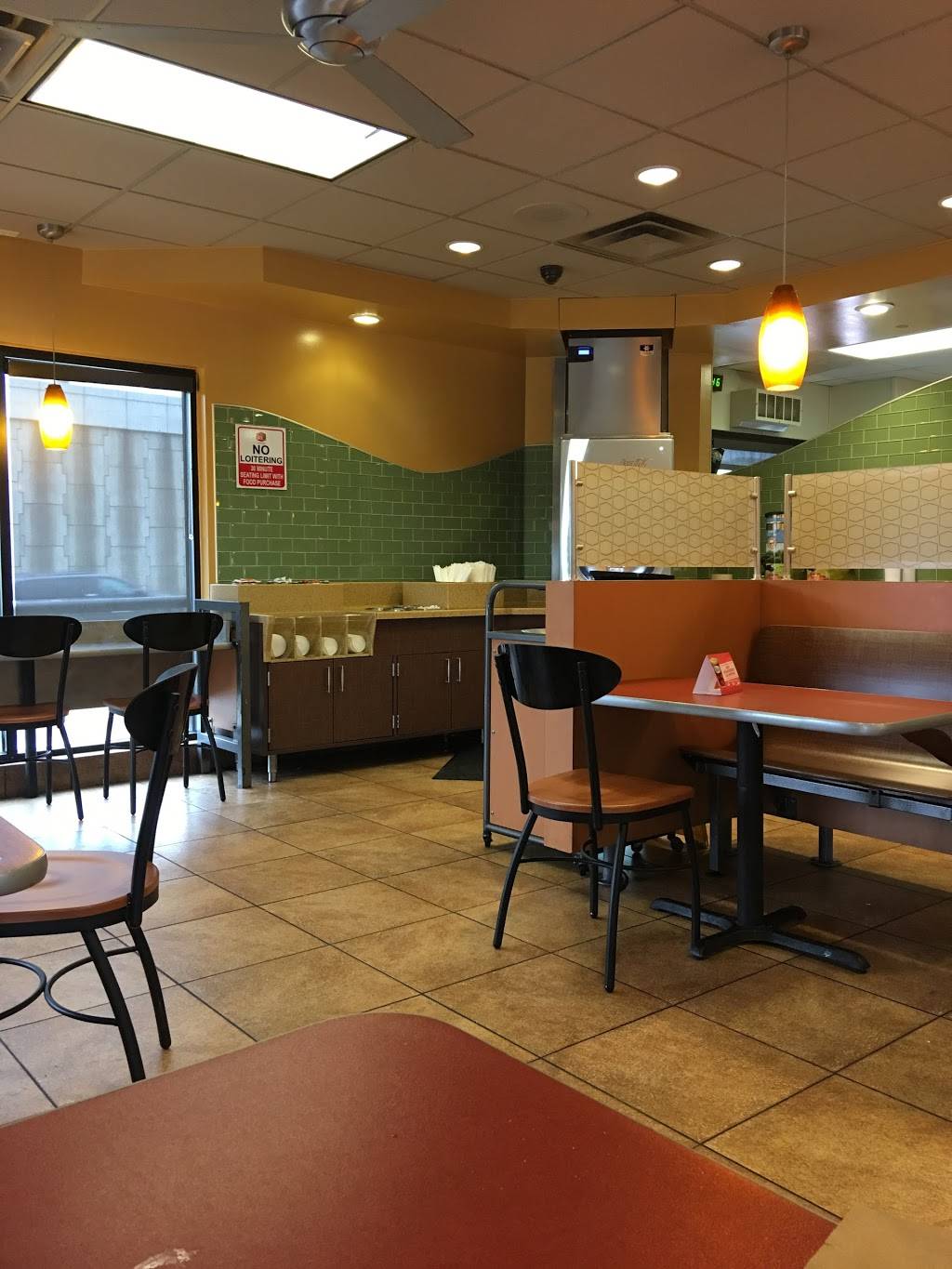 Jack in the Box | restaurant | 1001 South Fwy, Fort Worth, TX 76104, USA | 8178109384 OR +1 817-810-9384