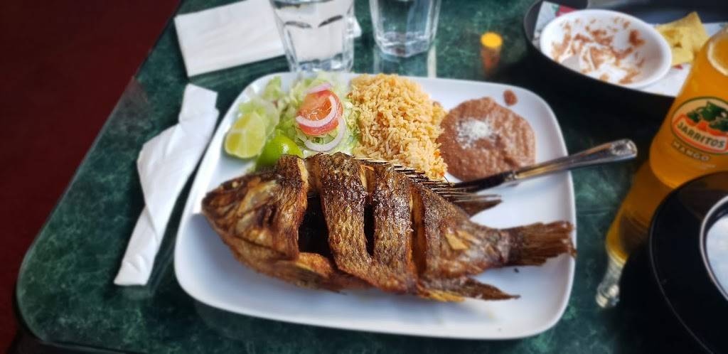 Casa del Mariachi | restaurant | 12327 Roosevelt Way NE, Seattle, WA 98125, USA | 2066325307 OR +1 206-632-5307