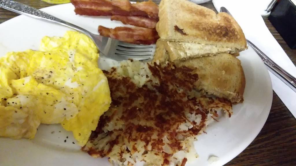 Oakleaf | restaurant | 232 N 1st St, Oakwood, OH 45873, USA | 4195943330 OR +1 419-594-3330