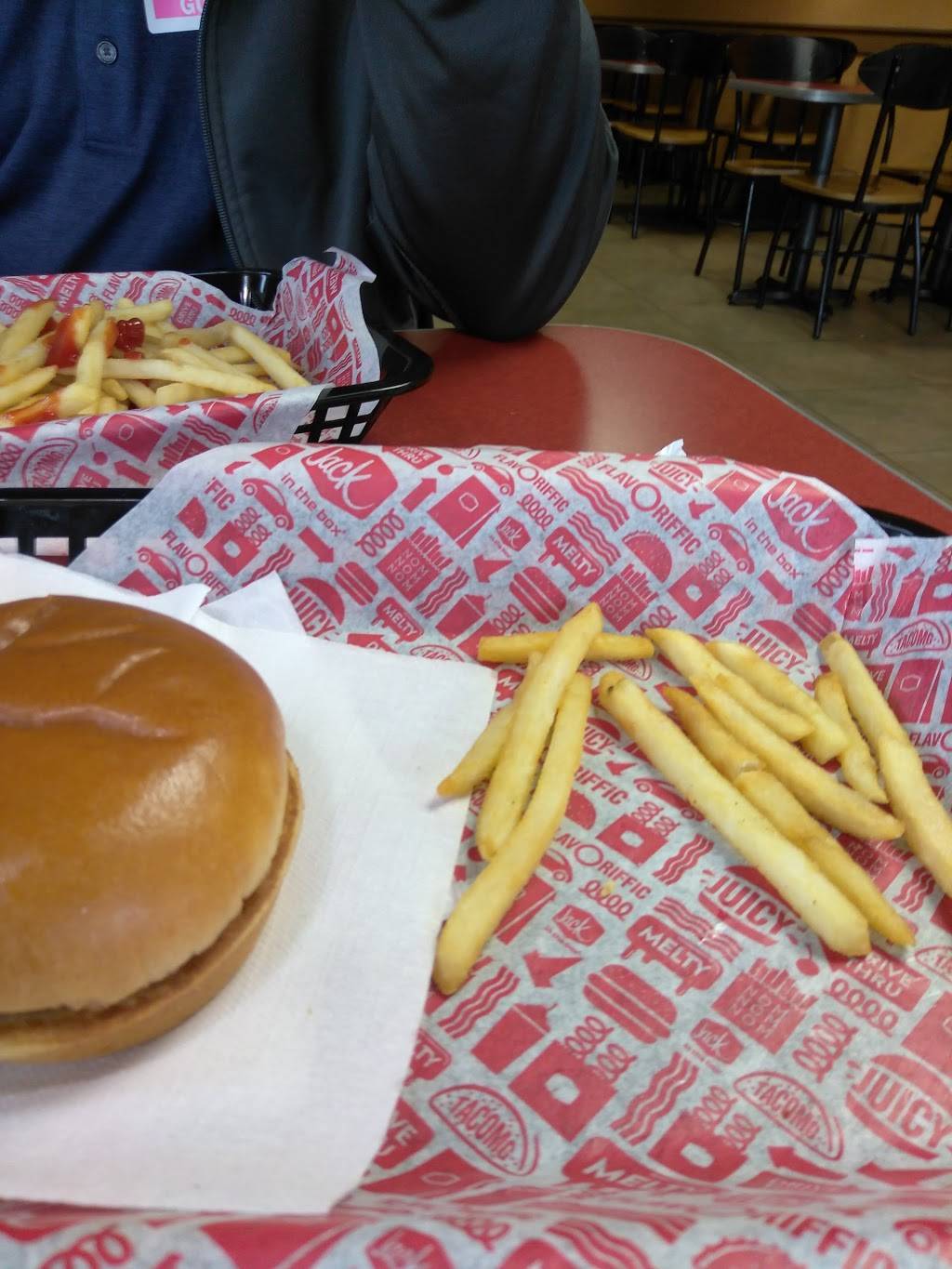 Jack in the Box | restaurant | 2502 S Harbor Blvd, Santa Ana, CA 92704, USA | 7146623563 OR +1 714-662-3563