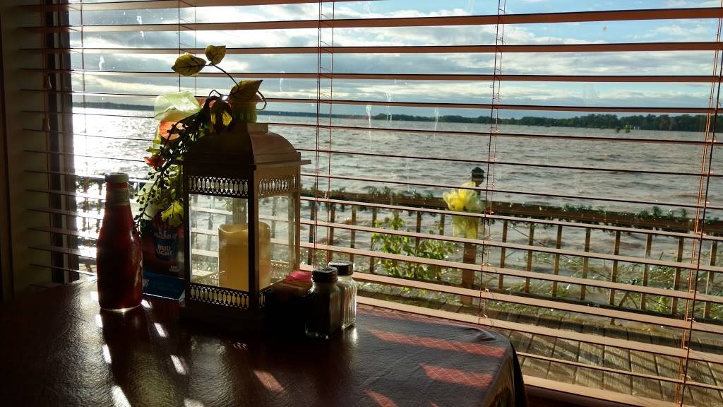 Pier Restaurant | restaurant | 600 E Lakeview Dr, Hornbeak, TN 38232, USA | 7315382803 OR +1 731-538-2803