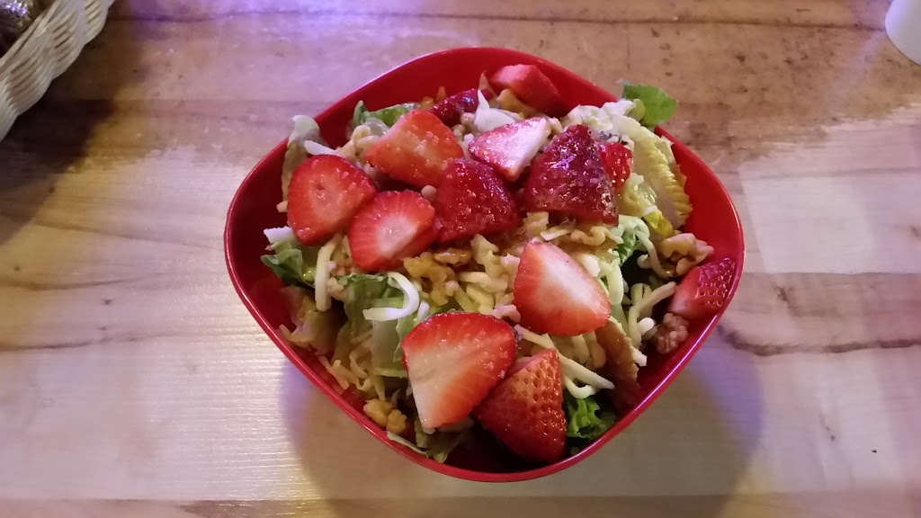 Yellow Dog Cafe & Bar | restaurant | 124 E Wall St, Worden, IL 62097, USA | 6184593663 OR +1 618-459-3663