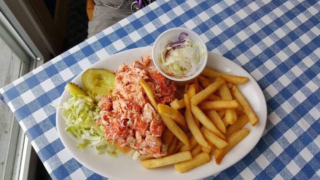 Spankys Clam Shack and Seaside Saloon | restaurant | 138 Ocean St, Hyannis, MA 02601, USA | 5087712770 OR +1 508-771-2770