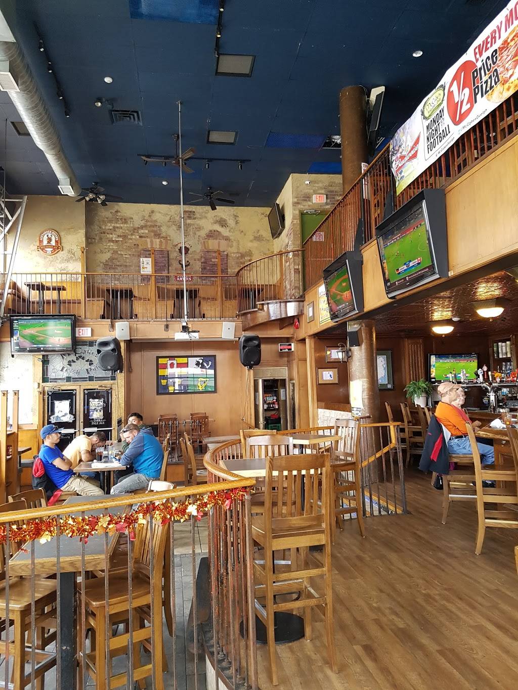 McCabe’s Irish Pub & Grill | restaurant | 9 Wyndham St N, Guelph, ON N1H 4E2, Canada | 5198363400 OR +1 519-836-3400