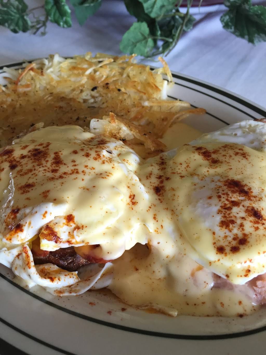 Crosswind Grille at Royal St. Patricks Golf Links | restaurant | 201 Royal Saint Pats Dr, Wrightstown, WI 54180, USA | 9205324300 OR +1 920-532-4300