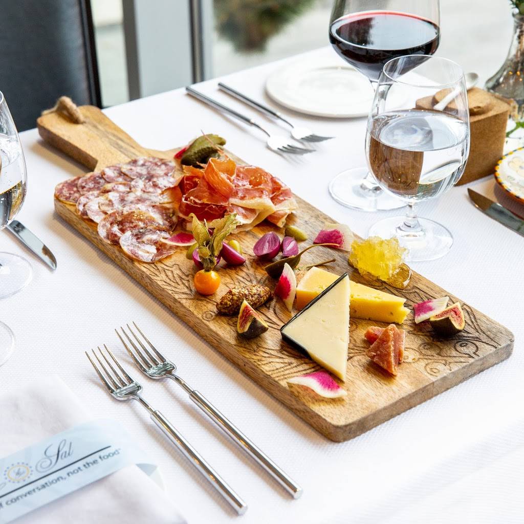 Flor de Sal Restaurant | restaurant | 501 Davenport Rd, Toronto, ON M4V 1B8, Canada | 4169232604 OR +1 416-923-2604