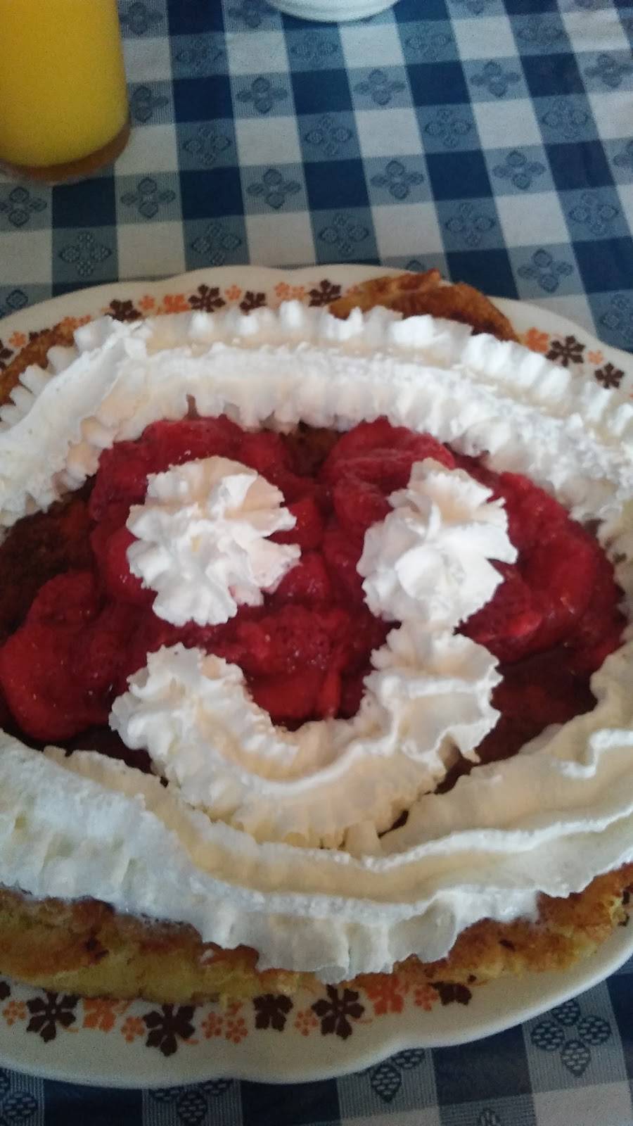 Lindas Cafe | restaurant | 178 Union St, North Adams, MA 01247, USA | 4136638003 OR +1 413-663-8003