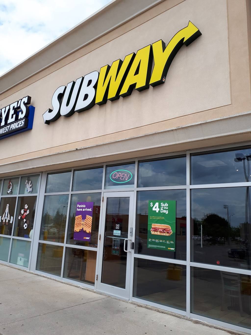 Subway | restaurant | Best Buy plaza, 61 Lynden Rd, Brantford, ON N3R 7J9, Canada | 5197588881 OR +1 519-758-8881