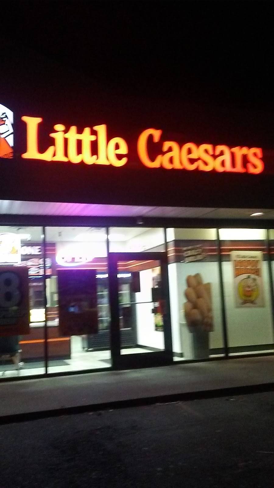 Little Caesars Pizza | meal takeaway | 4700 Cascade Rd SE, Grand Rapids, MI 49546, USA | 6167266677 OR +1 616-726-6677