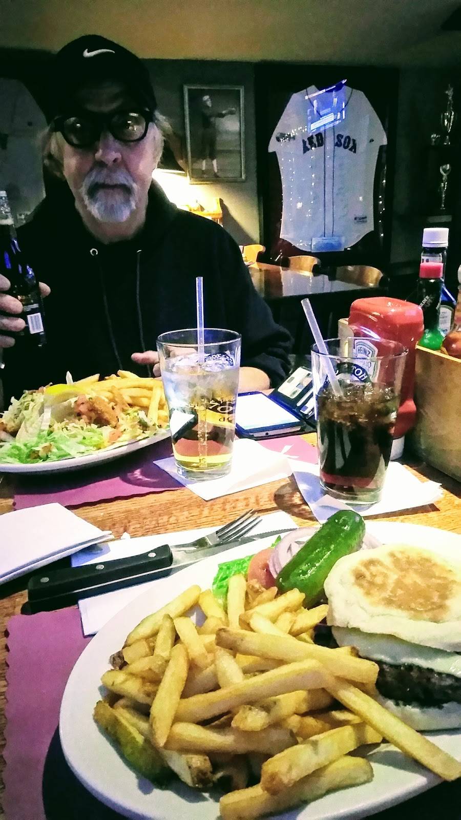 Hot Stove Saloon | restaurant | 551 MA-28 #4, Harwich Port, MA 02646, USA | 5084329911 OR +1 508-432-9911