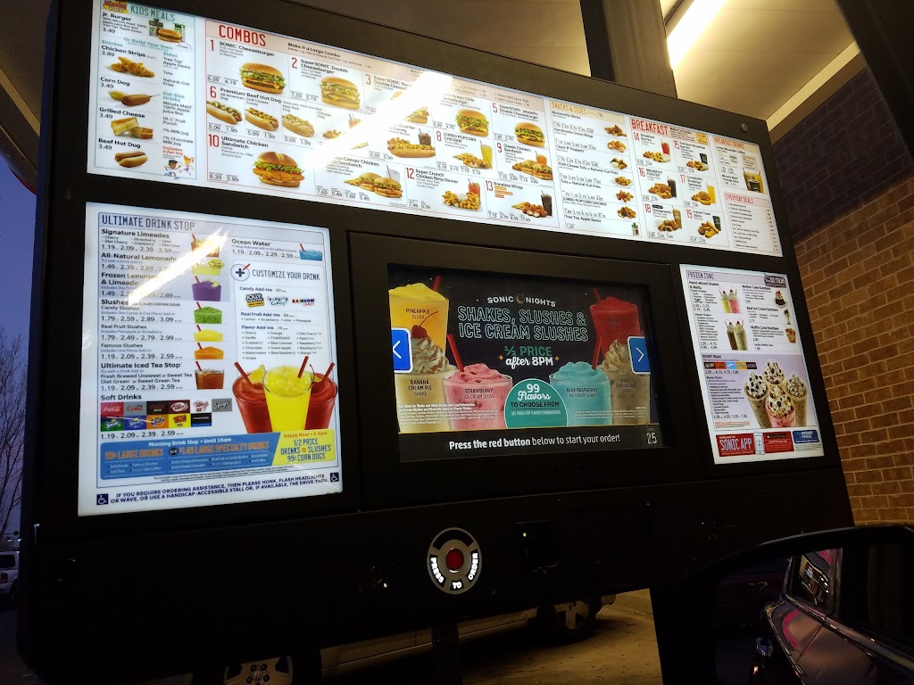 Sonic Drive-In | restaurant | 2038 Oakshire Ln, Pueblo, CO 81001, USA | 7195428186 OR +1 719-542-8186