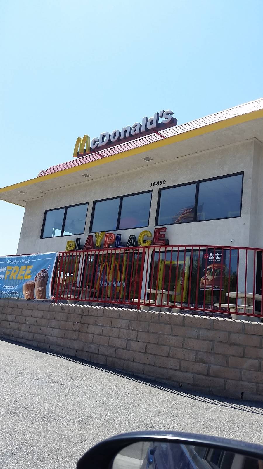 McDonalds | cafe | 18850 Soledad Canyon Rd, Santa Clarita, CA 91351, USA | 6612521480 OR +1 661-252-1480