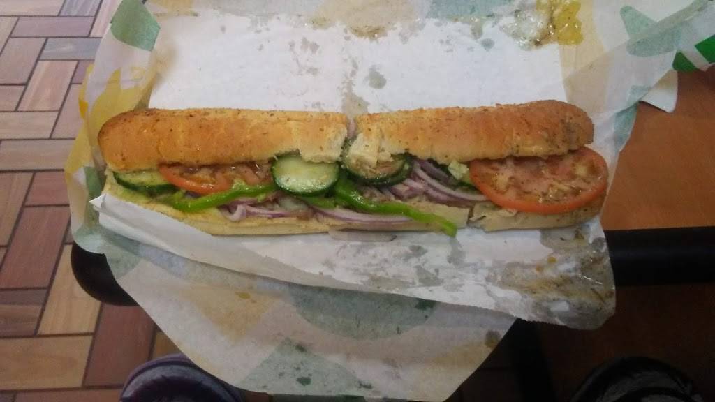 Subway | restaurant | 4545 Kingston Rd, Scarborough, ON M1E 2P1, Canada | 4167242400 OR +1 416-724-2400